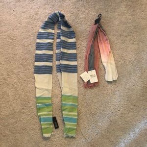 2 Scarves